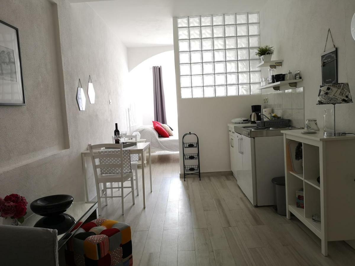 Apartments And Rooms Villa Dona 马卡尔斯卡 外观 照片