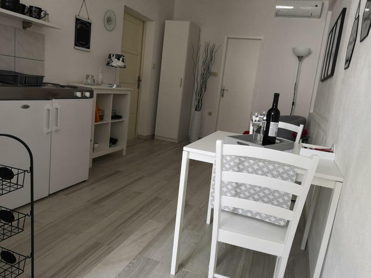Apartments And Rooms Villa Dona 马卡尔斯卡 外观 照片